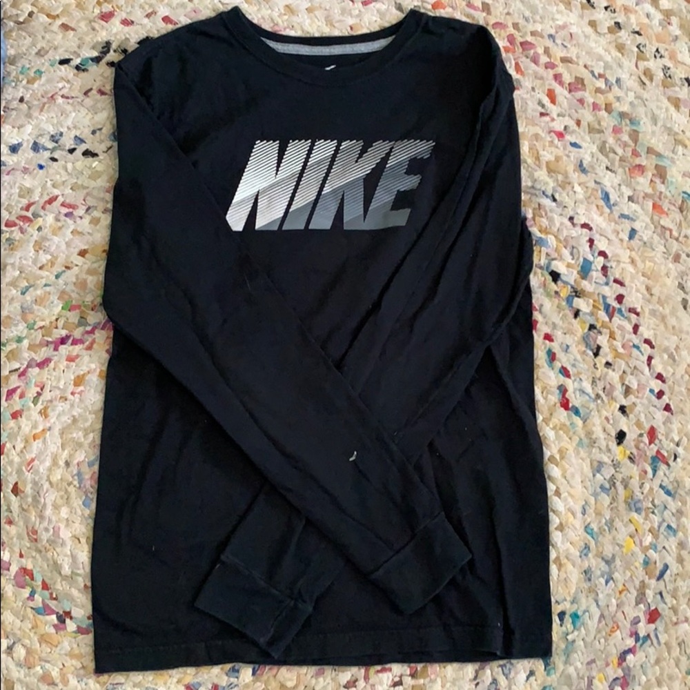 Nike regular fit long sleeve